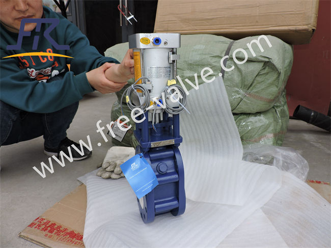 Wafer Type WCB Body Pneumatic Ceramic Lined Back Forth Sliding Gate Valve