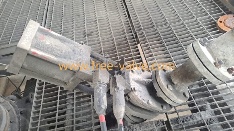 FREE VALVE Brand Pneumatic ceramic lined double disc  gate valve was installed at Indonesia
